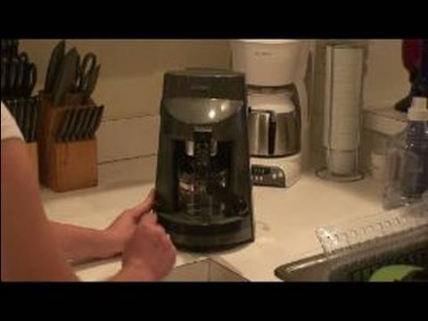 Evdeki Elektronik Aygıtlar Kullanma: Bir Espresso Makinesi Kullanma Resim 1