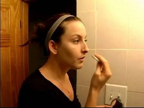 Temel Sahne Makyajı Teknikleri: Toz İçin Sahne Makyaj Uygulamak Nasıl