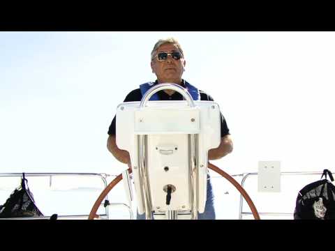 Bir Yelkenli Yelken Kullanmayı: Bir Teknede Bir Acil Durum Tiller Kullanmayı