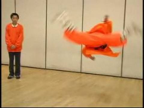 Shaolin Kung Fu Uzanıyor Ve Hamle: Kelebek Tekme Shaolin Kung Fu