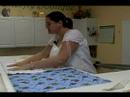 Nasıl Bir Bebek Bib Yapmak: Bebek Bib Kumaş Parçalar Kesilmesi