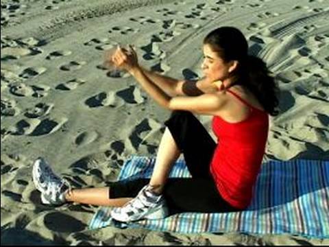Fitness İçin Tüm Vücut Uzanır: Alt Sırt Ve Kalça Streç Oturmuş