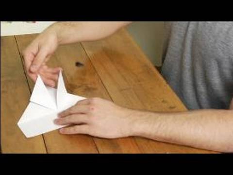 Nasıl Bir Kağıt Uçak Yapmak: Burun Katlama Kağıt Uçak İçin