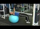 Nasıl Egzersiz Topu Kullanılır: Göğüs Egzersiz Topu İle Presler Resim 3