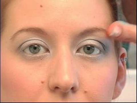 Gümüş Göz Farı İpuçları: Gri Göz Farı Göz Giderilmesi İçin Uygulanıyor.