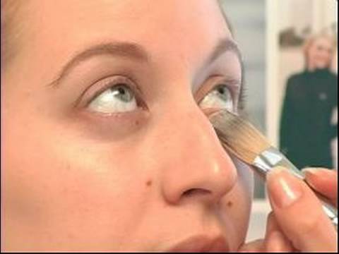 Mor Göz Farı İpuçları : Uygulama Kapatıcı Makyaj Temeli Olarak 