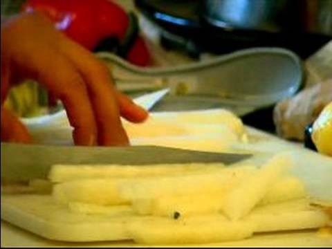 Asya Mutfağı Tarifleri: Kesme Hiccuma Zencefil Salatası İçin