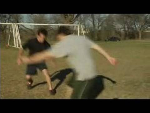 Futbol - Top Sürme Karşı Savunma : Futbol Savunma: Topu Sahte Bir Bıçak  Resim 1