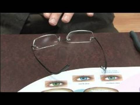Nasıl Temizlik Ve Gözlük İçin Bakım: Bir Gözlükçü Gözlük Getirmek Ne Zaman Resim 1