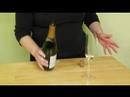 Şampanya Ve Köpüklü Şarap Gerçekler: Köpüklü Şarap Dökün Resim 3