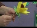 Çocuklar İçin Köpük Çiçek El Sanatları: Ayçiçeği El Sanatları İçin Bir Kök Yapım Resim 3