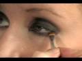 Dumanlı Göz Makyajı: Dumanlı Göz Makyajı İçin Göz Kalemi Leke Resim 4