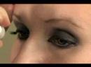Dumanlı Göz Makyajı: Dumanlı Göz Makyajı İçin Rimel Uygulamak Resim 4