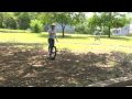 Off-Road Tek Tekerlekli Sirk Bisikletine Binme: Kapalı Küçük Bir Damla Sürme Unicycle Resim 4