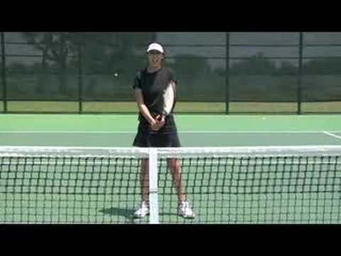 Nasıl Temel Tenis Çekim Hit: Tenis Çekim: Backhand Düşük Voleybolu