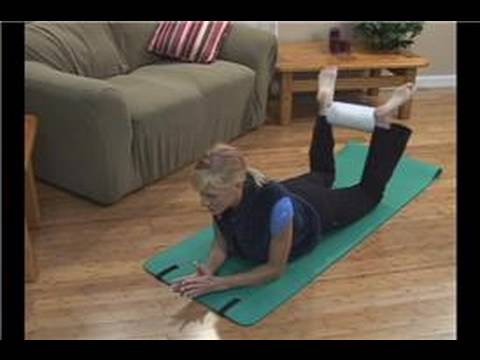 Kağıt Havlu Fitness Egzersizleri: Anasayfa Pilates Egzersizleri: Eğilimli Bacak Curl Resim 1