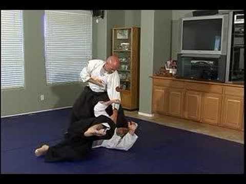 Gelişmiş Aikido: Hareket İlkeleri : Gelişmiş Aikido Teknikleri: Tekme Ve Yumruk Kombo Bölüm 2 Resim 1