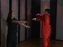 Kung Fu Isınma Egzersizleri: Kung Fu Criss Cross Omuz Rulo Resim 4