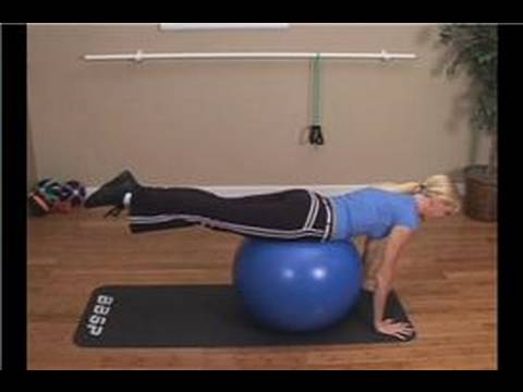 İstikrar Ball Çekirdek Egzersizler: İstikrar Ball Eğilimli Bacak Kaldırma Egzersiz Resim 1