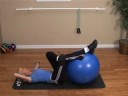 İstikrar Ball Çekirdek Egzersizler: İstikrar Ball Eğik Crunch Egzersiz Resim 3