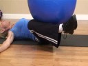 İstikrar Ball Çekirdek Egzersizler: İstikrar Ball Sırtüstü Diz Açılan Egzersiz Resim 3