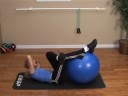 İstikrar Ball Çekirdek Egzersizler: İstikrar Ball Eğik Crunch Egzersiz Resim 4