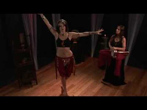 Göbek Dansı: Kıvrım Hareketleri Sallanan Dans Göbek: L Silah İle Yaratılan Sallanan Sağ Ayak Seyahat