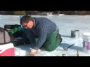 Buz Balıkçılığı Ve Balık Yakalamak Serbest Bırakmak İçin Nasıl Buz Balıkçılık: Bir Balık İniş  Resim 3