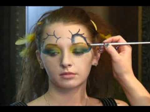 Fantezi Göz Makyajı: Gölgeler Fantastik Makyaj Uygulamak. Resim 1