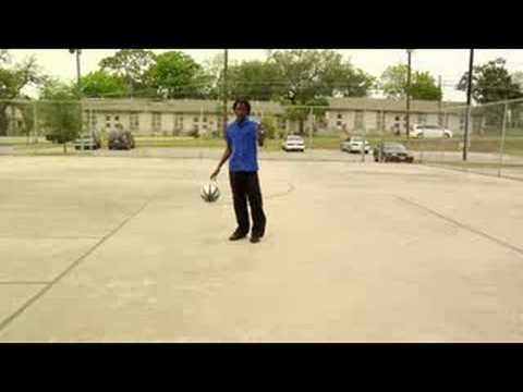 Temel Basketbol Hareketleri & Matkaplar : Basketbol Hareketler: Arkada Defans Geçirmek İçin Salya  Resim 1
