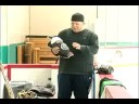 Nasıl Buz Hokeyi Oynamak İçin : Pantolon & Shin Muhafızları Hokey Kullanarak  Resim 4