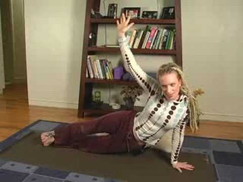 Yoga Üst Vücut Gücü İçin Poz : Yoga Yan Plank Üst Vücut Gücü İçin Poz 