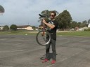 Nasıl Bir Tek Tekerlekli Sirk Bisikletine Binmek: Bir Ayağı Tek Tekerlekli Sirk Bisikletine Binme