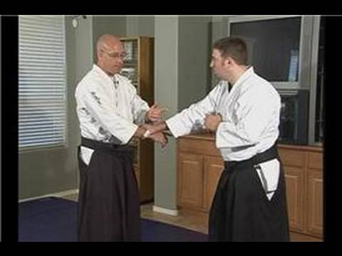 Yan Bilek Kapmak Savunması Karşısında Aikido: Aikido Bilek Karşısında Kapmak: Nikyo Resim 1