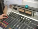 Nasıl Bir Radyo İstasyonu Çalışır: Radyo İstasyonları: Mikrofonlar Kadar Görüşme İçin Ayarlama Resim 3