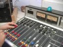 Nasıl Bir Radyo İstasyonu Çalışır: Radyo İstasyonları: Mikrofonlar Kadar Görüşme İçin Ayarlama Resim 4