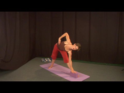 Ayakta Yoga Poses: Yoga Üçgen Poz Resim 1