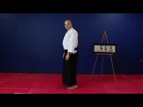 Aikido Egzersizleri Ve Uzanıyor: Aikido Yüksek Nefes Ve Denge Excercises