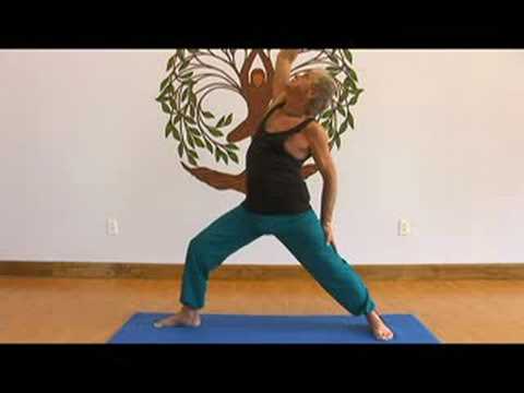 Nazik Yoga Poses: Yoga Savaşçı Doğru Poz Resim 1