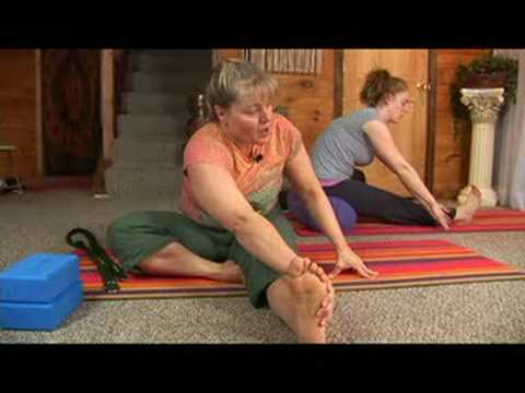 Yoga Poses Oturmuş: Yoga Poses Oturmuş: Diz Poz Başına Dönüyordu Resim 1