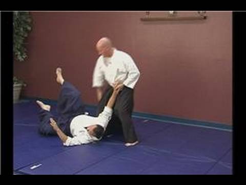 Gelişmiş Aikido Koshinage Teknikleri: Munetsuki Koshinage: Aikido Gelişmiş Resim 1