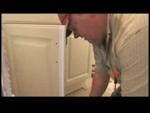 Bir Ev İçin Bir Banyo Ekleme: Bir Lavabo Vanity Kapıları Yükleme