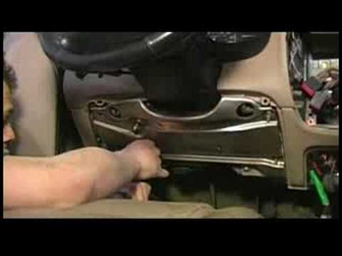 Ford Explorer Ve Mercury Dağcı: Kaldırma Ve Isıtıcı Çekirdek Yerine: Ford Explorer Ve Mercury Dağcı: Diz Engelleyici Plaka Ve Kapak Plakasını Yeniden Yükleme