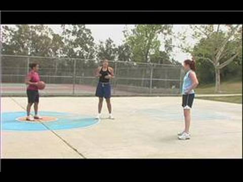 Kadın Basketbol Savunma İpuçları: 3 Adam Örgü Basketbol Matkap Geçen