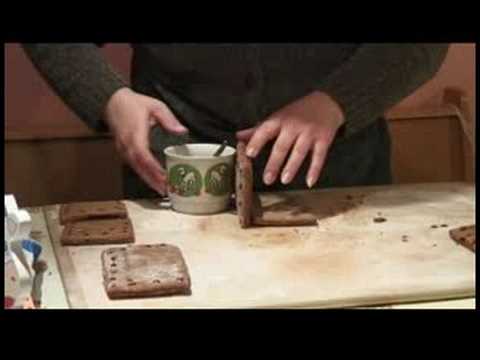 Nasıl Bir Gingerbread House Yapmak: Nasıl Ön Ve Alt Kısmında Bir Kurabiye Evi Tutkal Resim 1