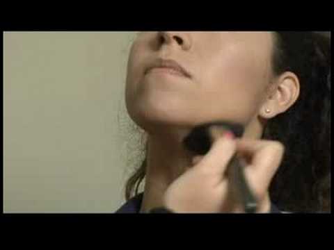 Makyaj İle Yüz Şekillendirme : Fondöten Çene Kontur Uygulamak  Resim 1