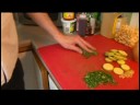 Karamelize Soğan İle Kazak Tavuk Ve Ispanak Pirinç : Kazak Tavuk: Chop Kabak Resim 3