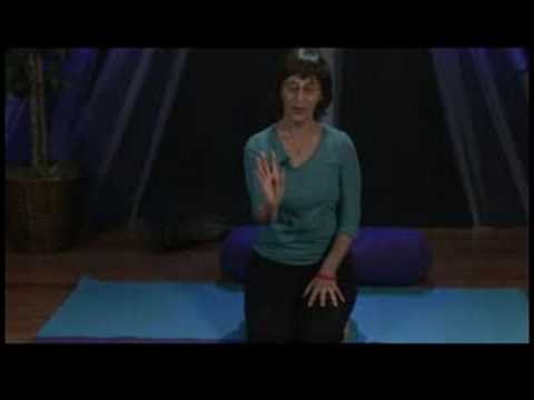Karpal Tünel Sendromu Ve Tendinit Önlemek İçin Yoga Kullanarak: Nasıl Bir Kobra Rulo Yapmak Resim 1
