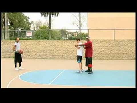 Nasıl Basketbolda Rebound : Basketbol İpuçları: Bir Rebound İçin Pozisyon  Resim 1