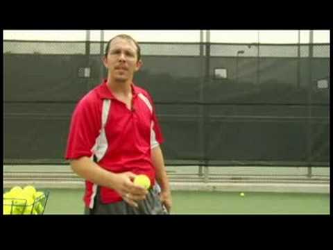 Tenis Nasıl Oynanır : Teniste Servis Atarken Topu Atmak İçin Nasıl  Resim 1
